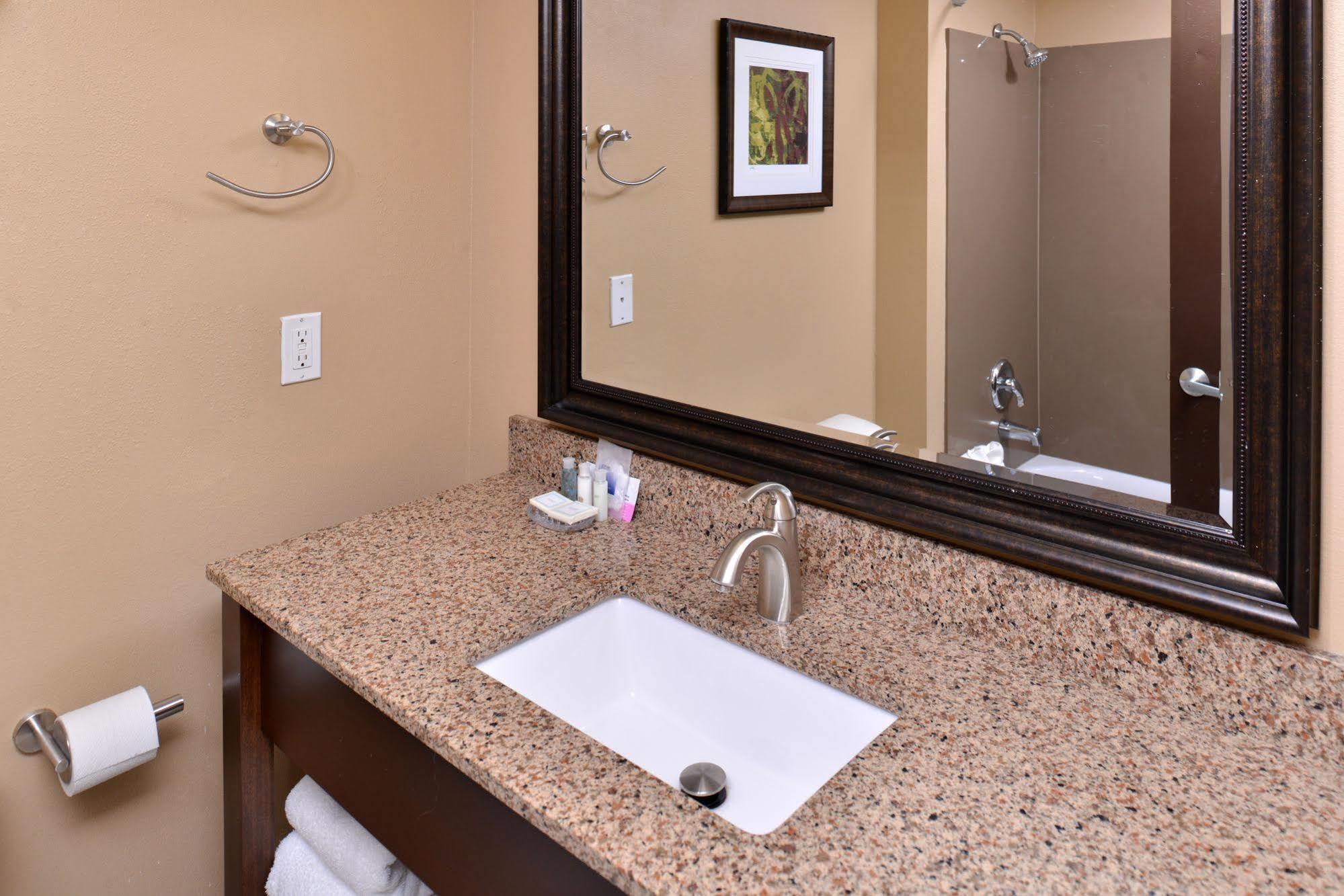 Best Western Woodland Inn Exterior photo